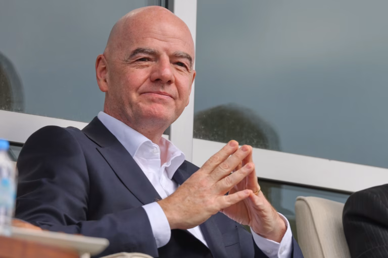 Infantino steunt Suriname na racisme: ‘Volkomen onacceptabel’